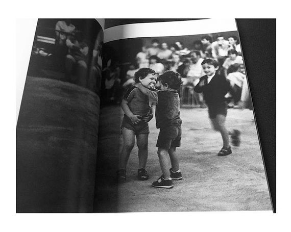 Книга по фотографии Сабина Вайс Sabine Weiss "100 photos de Sabine Weiss pour la liberté de la presse" Б/У | Зображення 2