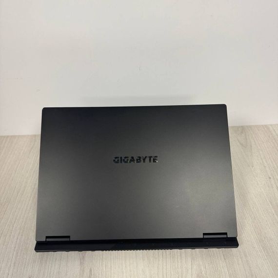 Ігровий ноутбук Gigabyte A16 CVH / 16" (2560x1600) IPS / Intel Core i7-13620H (10 (16) ядер по 2,4 - 4,9 ГГц) / 16 ГБ DDR5 / 1000 ГБ SSD NVMe / nVidia GeForce RTX 5060, 8 ГБ GDDR7, 128-біт / WebCam б/в | Зображення 7