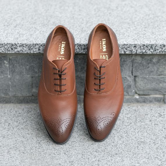 Світлі броги, туфлі з гострим носком 43 розмір