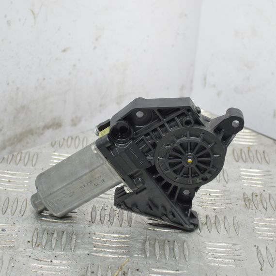 Моторчик склопідйомника передній лівий Peugeot 307 2001-2008 Пежо 0130821767