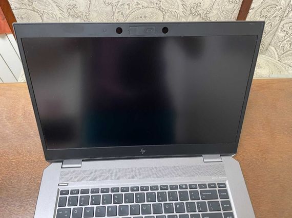 Мобильная рабочая станция HP ZBook 15 G5 / 15.6" (1920x1080) IPS / Intel Core i7-8750H (6 (12) ядер по 2.2 - 4.1 GHz) / 16 GB DDR4 / 256 GB SSD / nVidia Quadro P2000, 4 GB GDDR5, 128-bit / WebCam б/у | Зображення 2