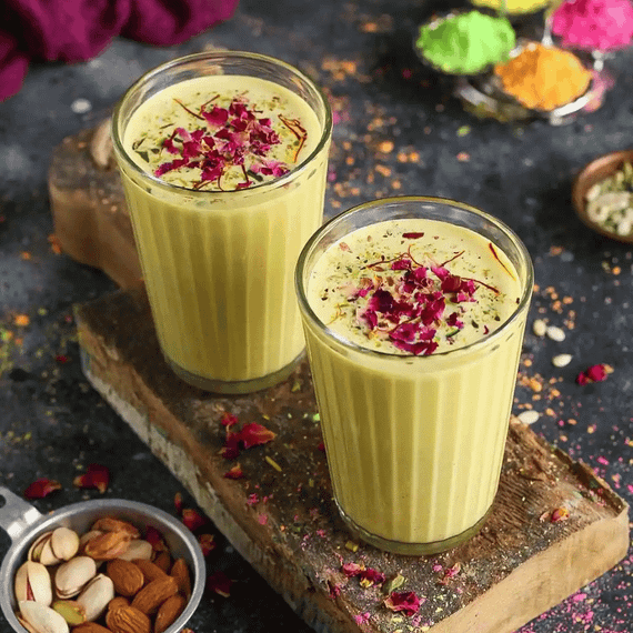 Сироп для молочних напоїв горіховий зі спеціями  Shahi Thandai 750мл Haldiram's 8904004407389 | Зображення 1