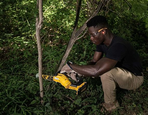 Акумуляторна міні-пилка DeWalt с АКБ та ЗП DCMPS520P1 | Зображення 4