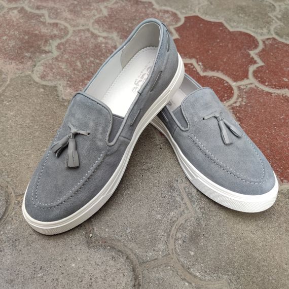 Мокасини на білій підошві сірого кольору 40 розмір