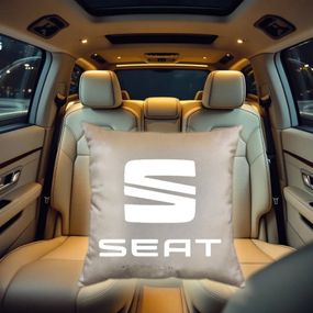 Авто Подушка c вышивкой логотипа марки сиат Seat бежевый автомобилисту 00168