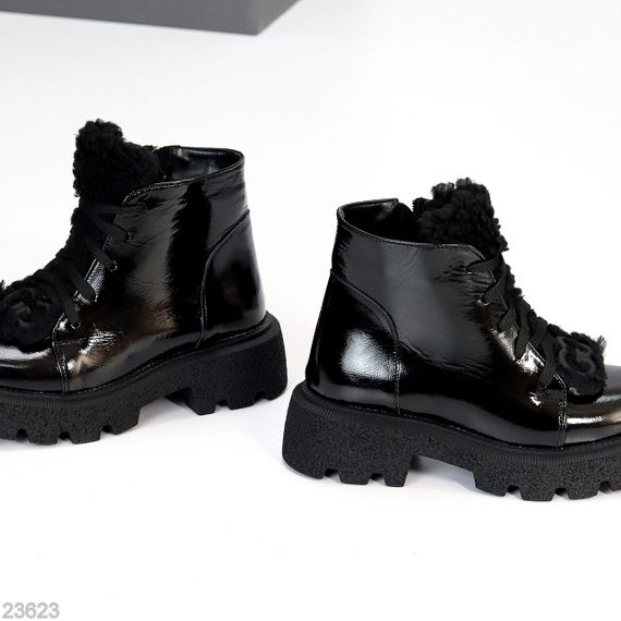 Дизайнерські чорні лакові глянсові шкіряні черевики з галявкою | Зображення 2