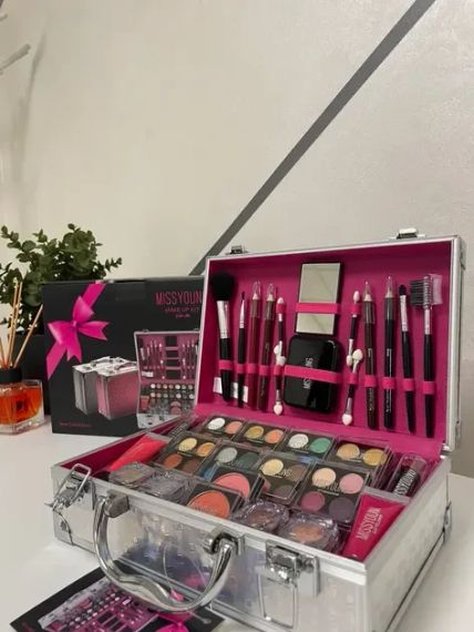 Набор косметики для макияжа GM19423 в чемоданчике HA-281 | Зображення 1