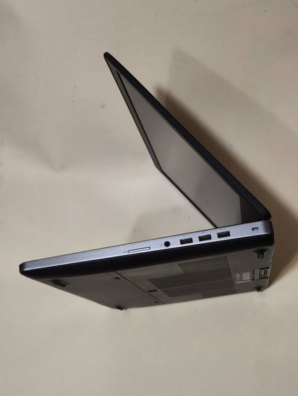 Мобільна робоча станція Dell Precision 7710 / 17.3" (3840x2160) IPS / Intel Core i7-6920HQ (4 (8) ядра по 2.9 - 3.8 GHz) / 16 GB DDR4 / 256 GB SSD / nVidia Quadro M4000M, 4 GB GDDR5, 256-bit / WebCam б/в | Зображення 5