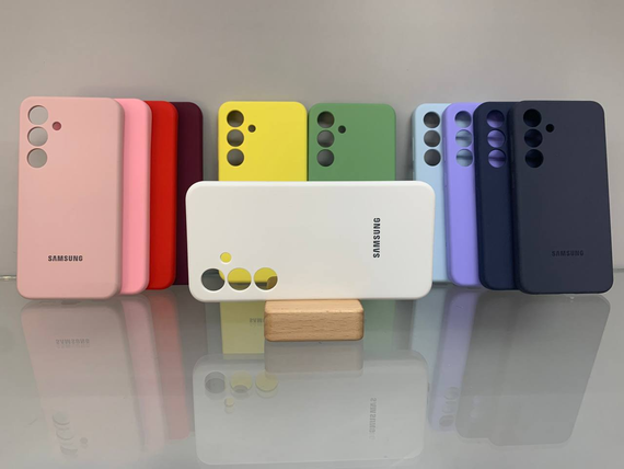 Samsung Galaxy S24 Протиударний чохол з логотипом софт тач білий