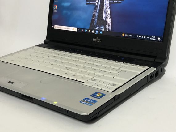 Ноутбук Fujitsu LifeBook S761 / 13.3" (1366x768) TN / Intel Core i5-2520M (2 (4) ядра по 2.5 - 3.2 GHz) / 8 GB DDR3 / 250 GB HDD / Intel HD Graphics 3000 / WebCam / DVD-ROM б/в | Зображення 8
