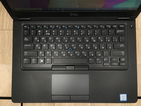 Ноутбук Б-клас Dell Latitude 5490 / 14" (1366x768) TN / Intel Core i5-8250U (4 (8) ядра по 1.6 - 3.4 GHz) / 8 GB DDR4 / 240 GB SSD / Intel UHD Graphics 620 / WebCam / Windows 10 б/в | Зображення 3