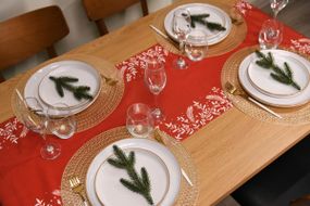 Ранер Ardesto Happy Holidays ART01HR 40х140 см червоний