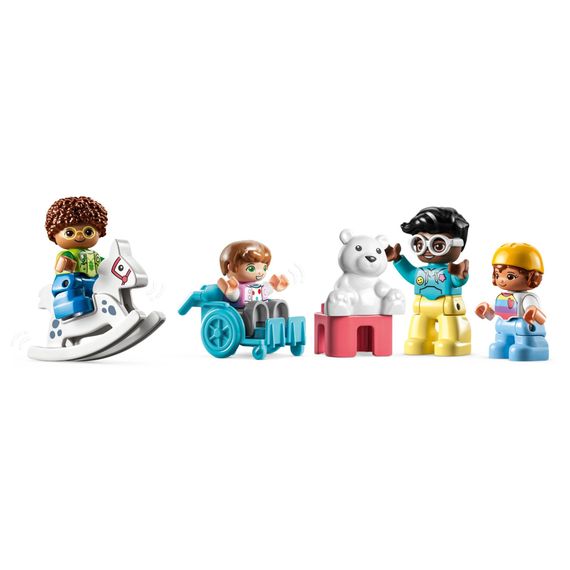 Конструктор LEGO DUPLO Будні в дитячому садку 67 деталей (10992) | Зображення 2