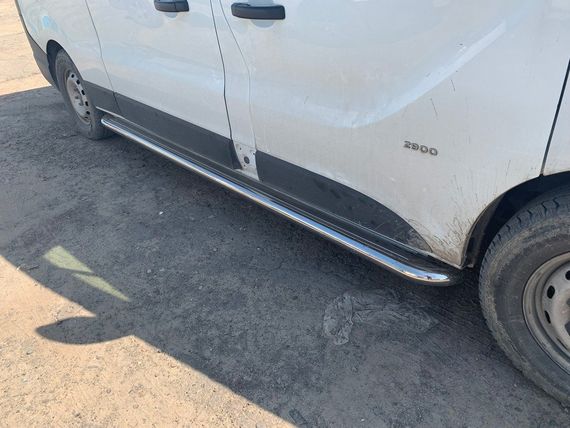 Бокові пороги Premium (2 шт., нерж) 42 мм, довга база для Renault Trafic 2015-2024 рр