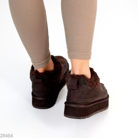 Теплые спортивные замшевые угги тедди на шнуровке цвет Шоколад | Зображення 6