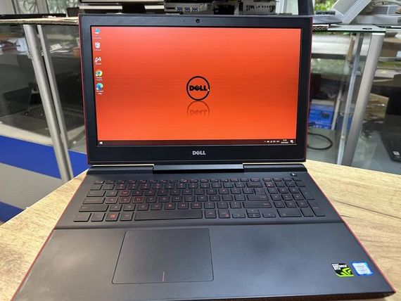 Ноутбук Dell Inspiron 15 7567 15.6" IPS i7 7700HQ/16Gb/SSD+HDD/GTX 1050Ti 4Gb Б/В