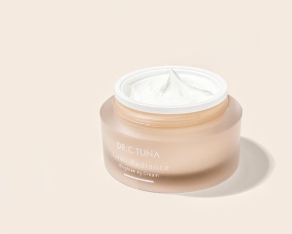Відбілюючий крем для обличчя з пігментованою шкірою Farmasi Lumi Radiance Dr. C.Tuna 50 мл | Зображення 1