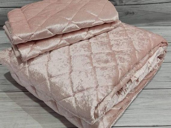 Покрывало (250х260см) с наволочками (50х70см) Miss Bella Lizbon pudra Велюр