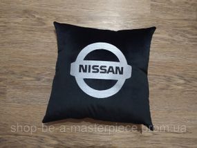 Авто Подушка c вышивкой логотипа марки ниссан nissan черный подарок автомобилисту 03772