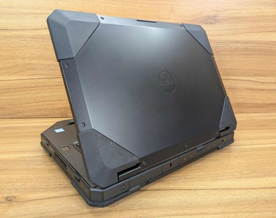 Захищений ноутбук Dell Latitude 14 Rugged 5414 / 14" (1920x1080) IPS Touch / Intel Core i5-6300U (2 (4) ядра по 2.4 - 3.0 GHz) / 8 GB DDR4 / 512 GB SSD / AMD Radeon R7 M360, 2 GB DDR3, 64-bit / Fingerprint / Windows 10 б/в + Подарунок Миша / USB | Зображення 6