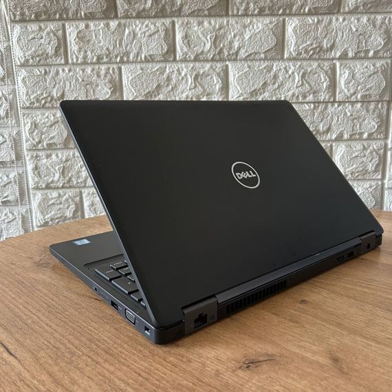 Ноутбук Б-класс Dell Latitude 5580 / 15.6" (1366x768) TN / Intel Core i7-7600U (2 (4) ядра по 2.8 - 3.9 GHz) / 8 GB DDR4 / 500 GB HDD / nVidia GeForce 930MX, 2 GB GDDR3, 64-bit  б/у | Зображення 5