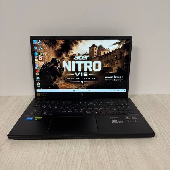 Ігровий ноутбук Acer Nitro V15 ANV15-52 / 15.6" (1920x1080) IPS / Intel Core i5-13420H (8 (12) ядер по 2.1 - 4.6 GHz) / 16 GB DDR4 / 512 GB SSD / nVidia GeForce RTX 5050, 8 GB GDDR7, 128-bit / WebCam б/в | Зображення 1
