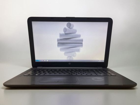 Ноутбук HP 15-ac652ur / 15.6" (1366x768) TN / Intel Pentium N3700 (4 ядра по 1.6 - 2.4 GHz) / 8 GB DDR3 / 120 GB SSD / Intel HD Graphics / WebCam б/в | Зображення 1