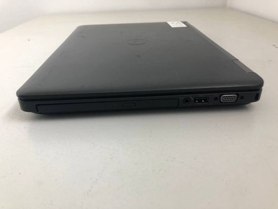 Ноутбук Б-клас Dell Latitude E5440 / 14" (1366x768) TN / Intel Core i3-4030U (2 (4) ядра по 1.9 GHz) / 4 GB DDR3 / 500 GB HDD / Intel HD Graphics 4400 / WebCam / DVD-ROM б/в | Зображення 3