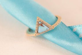 Кольцо из желтого золота с бирюзой 16.5