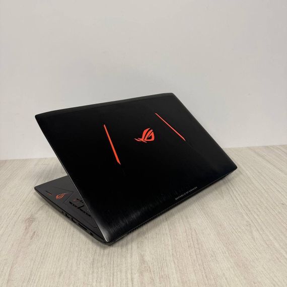 Ігровий ноутбук Б-клас Asus ROG Strix GL502VS / 15.6" (1920x1080) IPS / Intel Core i7-6700HQ (4 (8) ядра по 2.6 - 3.5 GHz) / 16 GB DDR4 / 128 GB SSD + 1000 GB HDD / nVidia GeForce GTX 1070, 8 GB GDDR5, 256-bit / WebCam б/в | Зображення 4