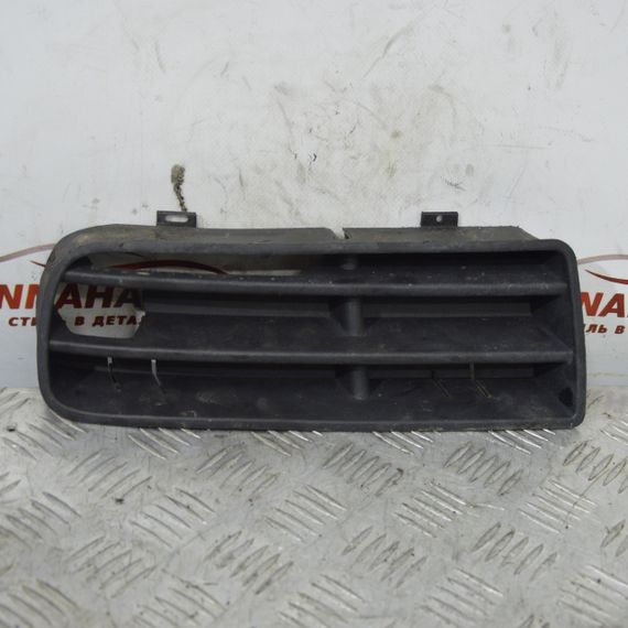 Решітка бампера передня ліва Volkswagen Golf IV 1997-2006 Решітка радіатора ліва Фольксваген 1J0853665B