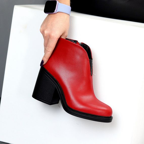 Яркие красные кожаные ботильоны — универсальная элегантность | Зображення 8