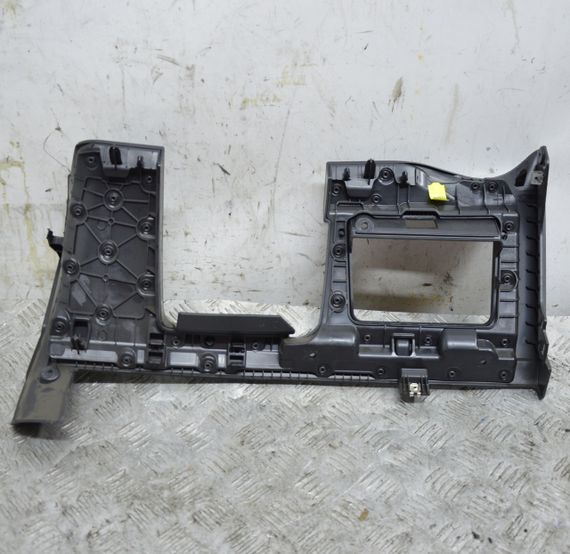 Декоративна накладка панелі торпедо Volkswagen Golf VII 2012-2020 Захист торпедо Фольксваген Гольф 5G1858367 | Зображення 3