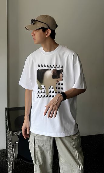 Футболка з мерчем