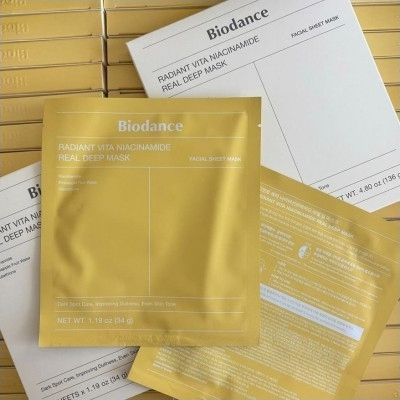 Нічна гідрогелева маска для обличчя Biodance Radiant Vita Niacinamide Real Deep Mask (34 g) | Зображення 1