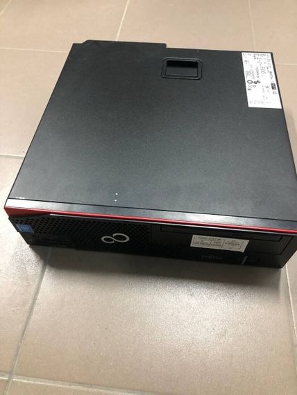 Комп'ютер Fujitsu Esprimo D757 E85 SFF / Intel Core i5-6400 (4 ядра по 2.7 - 3.3 GHz) / 8 GB DDR4 / 128 GB SSD / Intel HD Graphics 530 б/в + Подарунок  Розумна інтерактивна зубна щітка Colgate Connect M1 / Bluetooth | Зображення 1