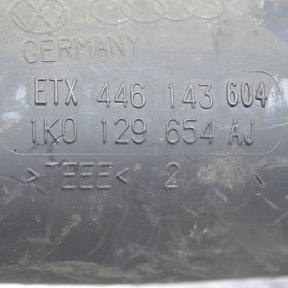 Патрубок інтеркулера 2.0 TDI Volkswagen Passat B6 Touran шланг турбіни Фольксваген Пассат Туран 1K0129654AJ | Зображення 3