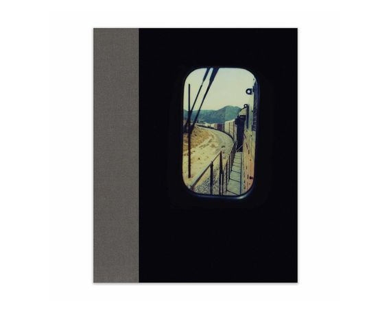 Подарочная книга для фотографов по фотографии Mike Brodie:Tones of Dirt and Bone книги о фотографах Майк Броди