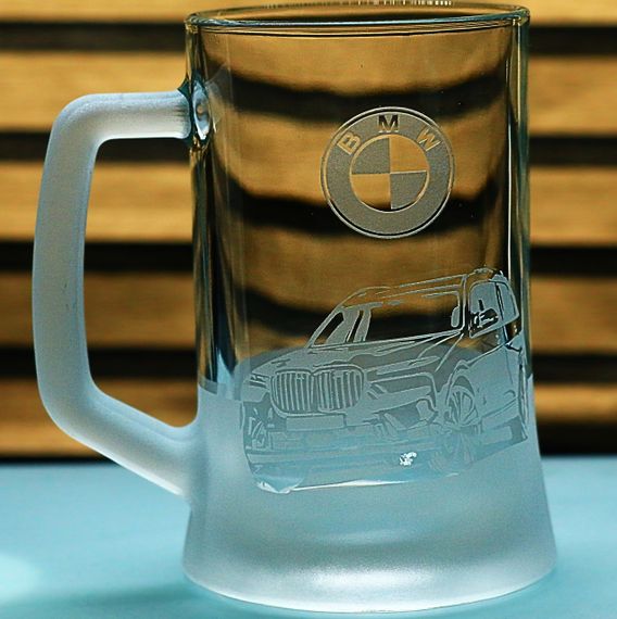 Пивний келих 670 мл з гравіюванням БМВ BMW Х7  подарунок для автолюбителя  кухоль для пива з логотипом авто