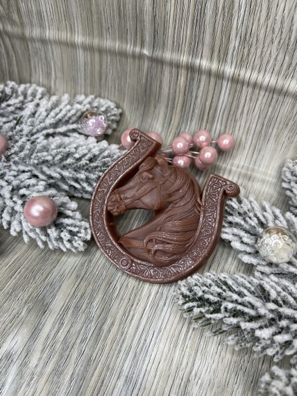 Мило ручної роботи «Підкова з конем» (40 г), новорічний сувенір | Зображення 1