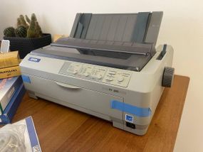 Матричный принтер Epson FX-890 новый, уценка (отсутствует заводская коробка) в комплекте 8 картриджей.