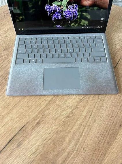 Ноутбук Сенсорний Surface Laptop 13.5" 2256x1504 IPS i7 7660U 16Gb SSD 512Gb Б/В | Зображення 1