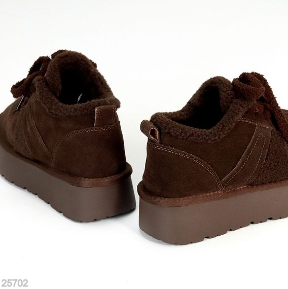 Замшеві Шоколадні кросівки уггі з хутром Тедді на потовщеній підошві | Зображення 7