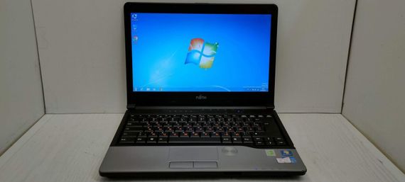 Ноутбук Б-класс Fujitsu LifeBook S792 / 13.3" (1366x768) TN / Intel Core i5-3340M (2 (4) ядра по 2.7 - 3.4 GHz) / 4 GB DDR3 / 320 GB HDD / Intel HD Graphics 4000 б/у | Зображення 2