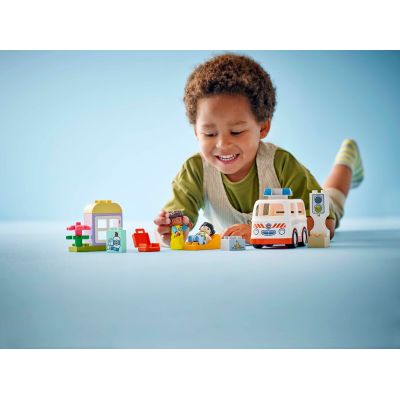Конструктор LEGO DUPLO Town Швидка допомога та водій (10447) | Зображення 5