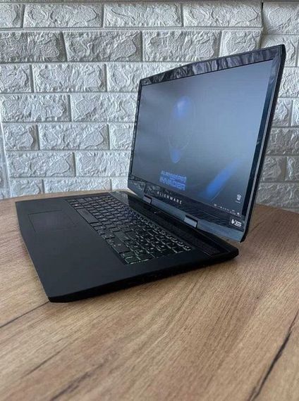Ноутбук Dell Alienware m17 17.3" i7 8750H 16Gb SSD 512Gb + HDD RTX 2070 MaxQ Б/В | Зображення 2