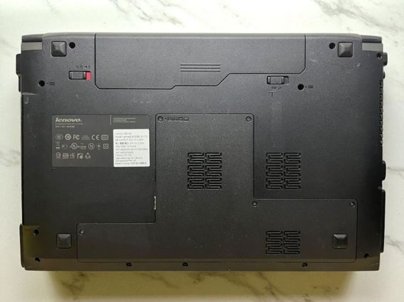 Ноутбук Lenovo B570e / 15.6" (1366x768) TN / Intel Pentium B940 (2 ядра по 2.0 GHz) / 4 GB DDR3 / 120 GB SSD / Intel HD Graphics / WebCam б/у | Зображення 4