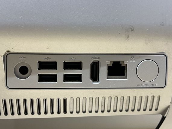Моноблок Б-клас Asus ET2011AUTB / 20" (1600x900) TN / AMD E-450 (2 ядра по 1,66 ГГц) / 8 ГБ DDR3 / 120 ГБ SSD / AMD Radeon HD 6320 Graphics / WebCam б/в | Зображення 3