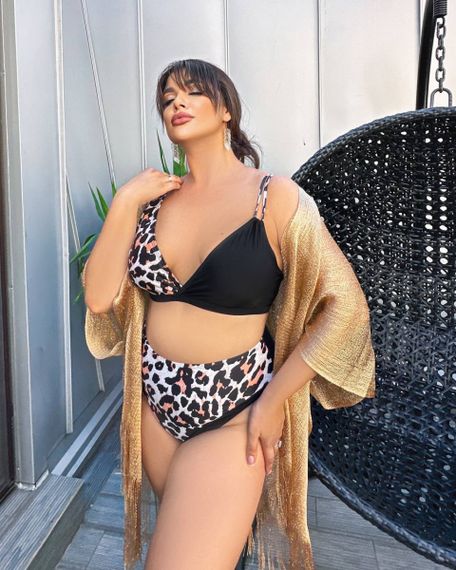 Роздільний чорний купальник PLUS SIZE з високими плавками та лео принтом