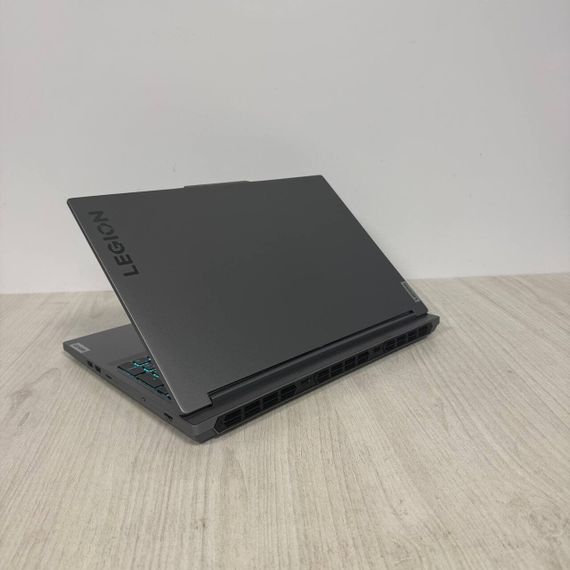 Игровой ноутбук Б-класс Lenovo Legion 5 16IRX9 / 16" (2560x1600) IPS / Intel Core i7-14700HX (20 (28) ядра по 1.5 - 5.5 GHz) / 16 GB DDR5 / 512 GB SSD NVMe / nVidia GeForce RTX 4070, 8 GB GDDR6, 128-bit / WebCam б/у | Зображення 5